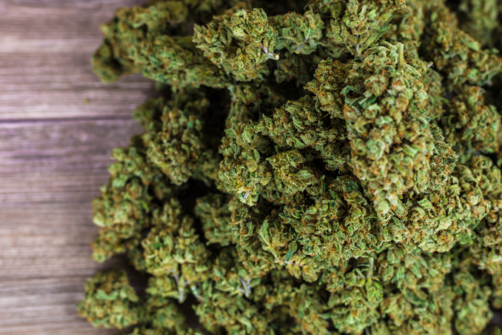 Comparación entre los efectos del CBD y THC